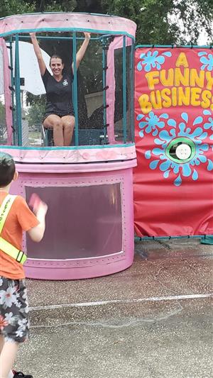 Dunk tank Mrs. Mayhew 